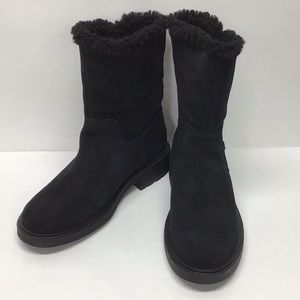 Clarks 'Opal Zip' black suede mid-boot.  Size 6M
